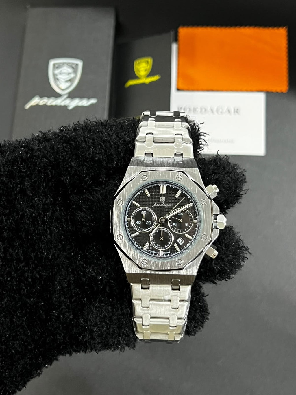 Reloj POEDAGAR 926B plata con esfera negra y bisel negro para hombre