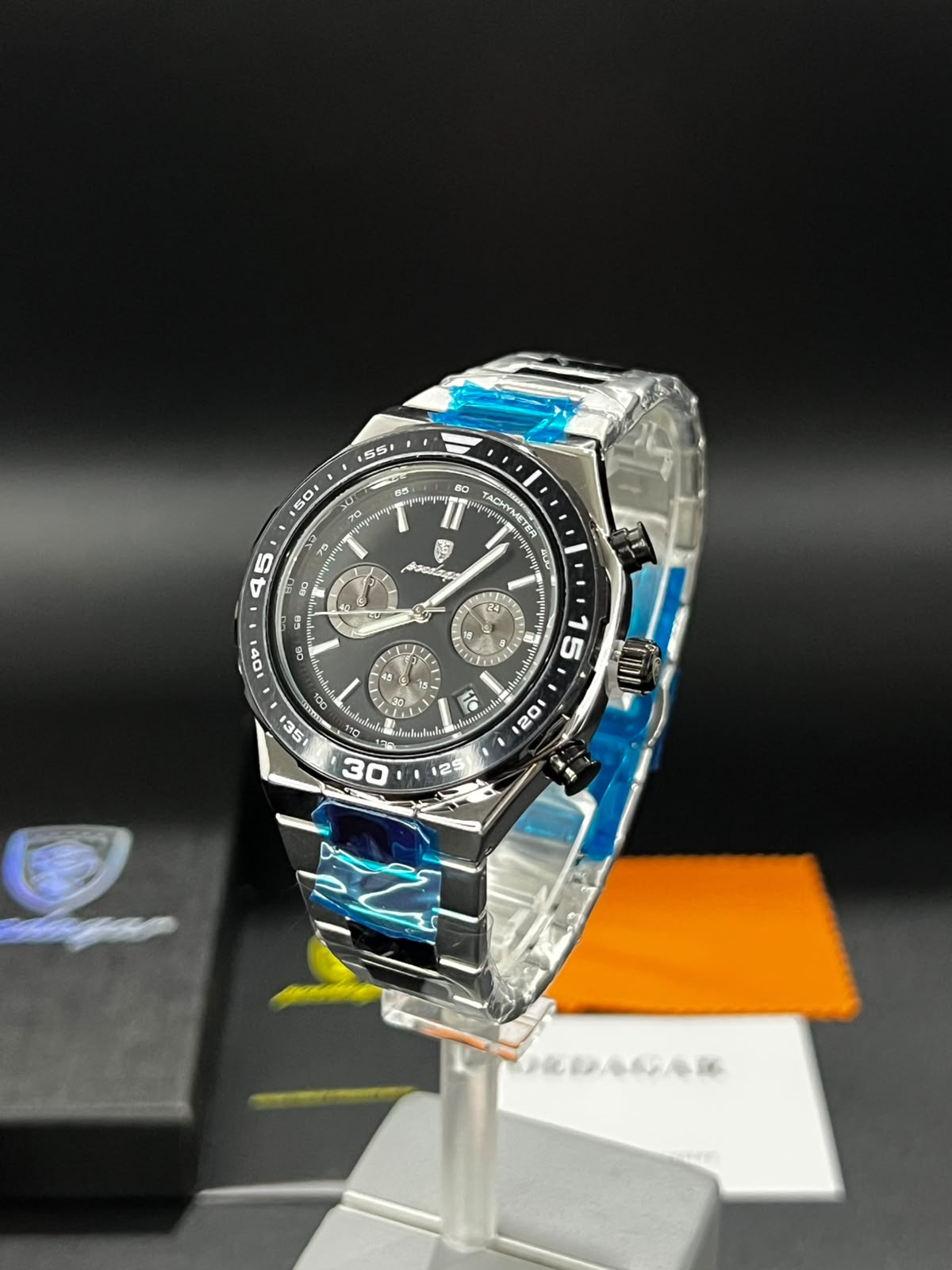 Reloj POEDAGAR 697B negro con esfera negra vista trasera